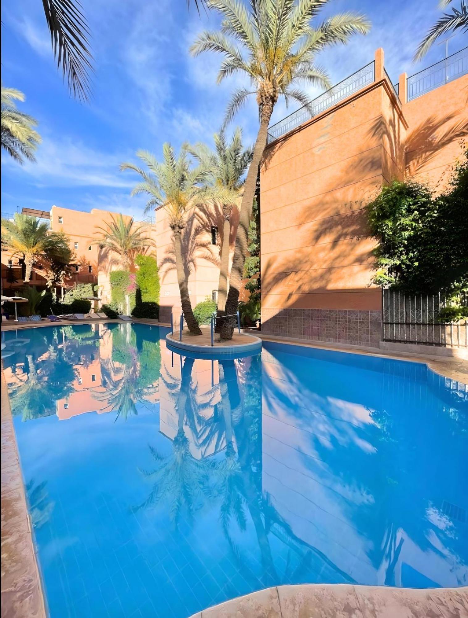 Tres Beau Riad A Marrakech Avec Piscines 马拉喀什 外观 照片